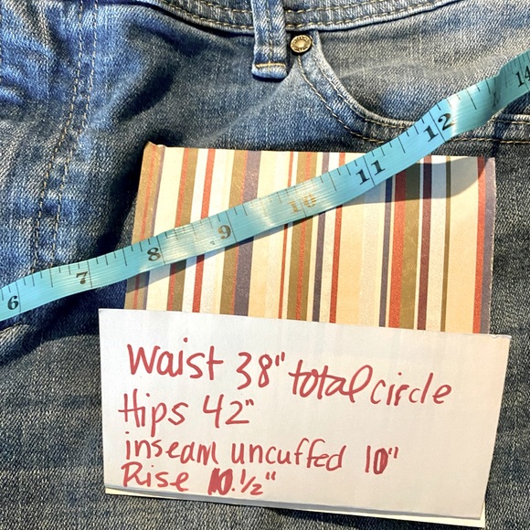 a.n.a. JCP brand Burmuda Jean shorts Sz 16 - Picture 3 of 4